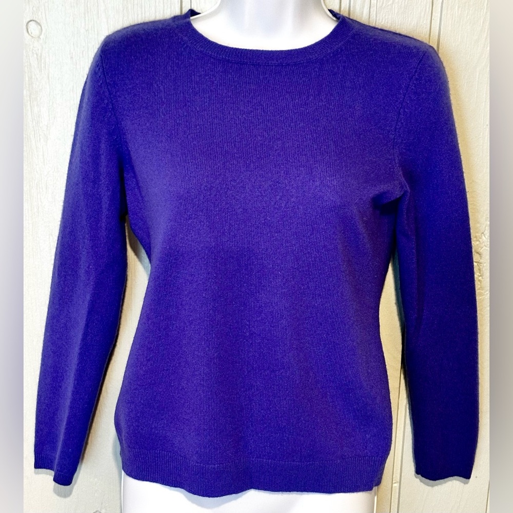 Bloomingdale's Vibrant Blue 100% Cashmere Women's Sweater
